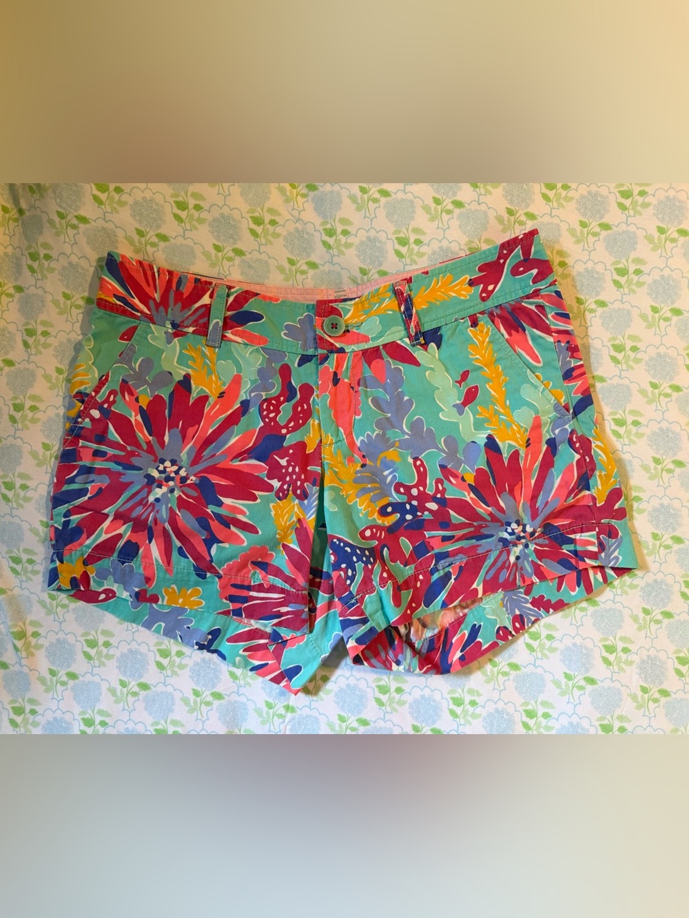 Lilly Pulitzer size 4 Sippin and trippin Callahan shorts